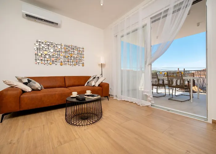 With Parking Space - 23977 Trogir