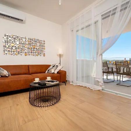 With Parking Space - 23977 Trogir